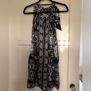 Black and white top/mini dress.